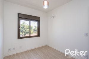 Apartamento à venda com 94m², 3 dormitórios, 1 suíte, 2 vagas, no bairro Ipanema em Porto Alegre