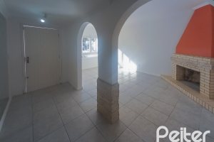 Casa à venda com 162m², 3 dormitórios, 1 suíte, 3 vagas, no bairro Guarujá em Porto Alegre