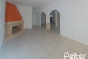 Casa à venda com 162m², 3 dormitórios, 1 suíte, 3 vagas, no bairro Guarujá em Porto Alegre