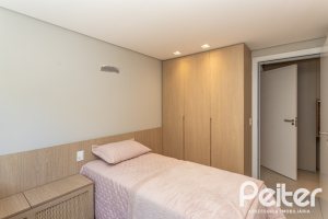 Apartamento à venda com 112m², 3 dormitórios, 3 suítes, 2 vagas, no bairro Cristal em Porto Alegre