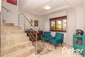 Casa à venda com 300m², 3 dormitórios, 1 suíte, 4 vagas, no bairro Espírito Santo em Porto Alegre