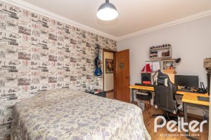 Casa à venda com 300m², 3 dormitórios, 1 suíte, 4 vagas, no bairro Espírito Santo em Porto Alegre