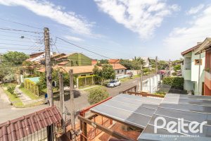 Casa à venda com 300m², 3 dormitórios, 1 suíte, 4 vagas, no bairro Espírito Santo em Porto Alegre