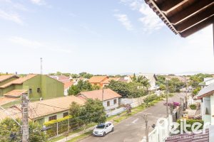 Casa à venda com 300m², 3 dormitórios, 1 suíte, 4 vagas, no bairro Espírito Santo em Porto Alegre