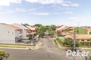 Casa à venda com 300m², 3 dormitórios, 1 suíte, 4 vagas, no bairro Espírito Santo em Porto Alegre