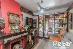 Casa em Condomínio à venda com 220m², 3 dormitórios, 1 suíte, 3 vagas, no bairro Ipanema em Porto Alegre