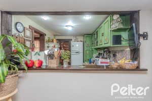 Casa em Condomínio à venda com 220m², 3 dormitórios, 1 suíte, 3 vagas, no bairro Ipanema em Porto Alegre