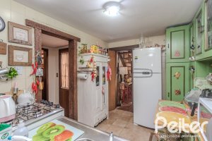 Casa em Condomínio à venda com 220m², 3 dormitórios, 1 suíte, 3 vagas, no bairro Ipanema em Porto Alegre