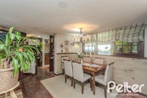 Casa em Condomínio à venda com 220m², 3 dormitórios, 1 suíte, 3 vagas, no bairro Ipanema em Porto Alegre