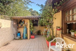 Casa em Condomínio à venda com 220m², 3 dormitórios, 1 suíte, 3 vagas, no bairro Ipanema em Porto Alegre