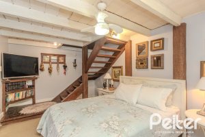 Casa em Condomínio à venda com 220m², 3 dormitórios, 1 suíte, 3 vagas, no bairro Ipanema em Porto Alegre