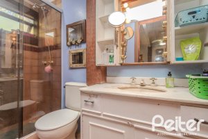 Casa em Condomínio à venda com 220m², 3 dormitórios, 1 suíte, 3 vagas, no bairro Ipanema em Porto Alegre