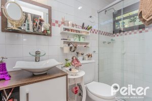 Casa em Condomínio à venda com 220m², 3 dormitórios, 1 suíte, 3 vagas, no bairro Ipanema em Porto Alegre