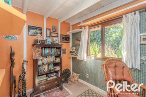 Casa em Condomínio à venda com 220m², 3 dormitórios, 1 suíte, 3 vagas, no bairro Ipanema em Porto Alegre