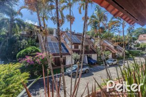 Casa em Condomínio à venda com 220m², 3 dormitórios, 1 suíte, 3 vagas, no bairro Ipanema em Porto Alegre