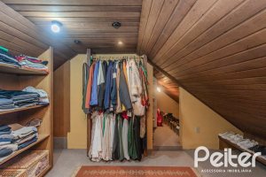 Casa em Condomínio à venda com 220m², 3 dormitórios, 1 suíte, 3 vagas, no bairro Ipanema em Porto Alegre