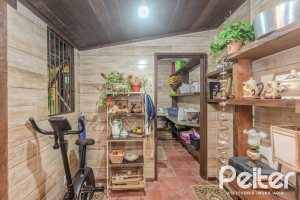 Casa em Condomínio à venda com 220m², 3 dormitórios, 1 suíte, 3 vagas, no bairro Ipanema em Porto Alegre