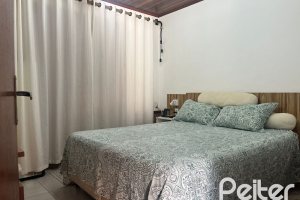 Casa à venda com 155m², 3 dormitórios, 3 vagas, no bairro Ipanema em Porto Alegre