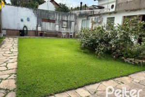 Casa à venda com 155m², 3 dormitórios, 3 vagas, no bairro Ipanema em Porto Alegre