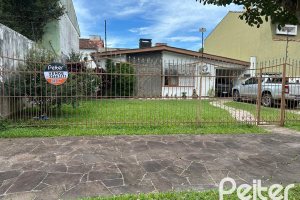 Casa à venda com 155m², 3 dormitórios, 3 vagas, no bairro Ipanema em Porto Alegre