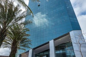 Comercial à venda com 40m², 1 vaga, no bairro Cristal em Porto Alegre