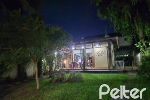 Casa à venda com 357m², 3 dormitórios, 1 suíte, 4 vagas, no bairro Tristeza em Porto Alegre