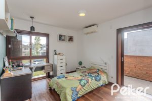 Casa em Condomínio à venda com 336m², 4 dormitórios, 4 suítes, 4 vagas, no bairro Terra Ville em PORTO ALEGRE