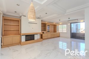 Casa à venda com 225m², 4 dormitórios, 4 suítes, 4 vagas, no bairro Espírito Santo em Porto Alegre