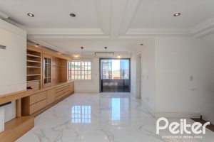 Casa à venda com 225m², 4 dormitórios, 4 suítes, 4 vagas, no bairro Espírito Santo em Porto Alegre