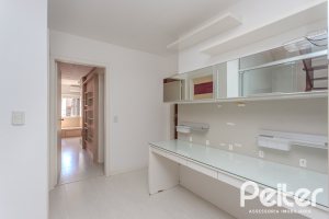 Casa à venda com 225m², 4 dormitórios, 4 suítes, 4 vagas, no bairro Espírito Santo em Porto Alegre