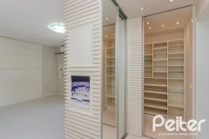 Casa à venda com 225m², 4 dormitórios, 4 suítes, 4 vagas, no bairro Espírito Santo em Porto Alegre