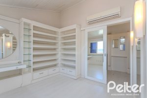 Casa à venda com 225m², 4 dormitórios, 4 suítes, 4 vagas, no bairro Espírito Santo em Porto Alegre
