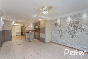 Casa à venda com 225m², 4 dormitórios, 4 suítes, 4 vagas, no bairro Espírito Santo em Porto Alegre