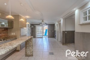 Casa à venda com 225m², 4 dormitórios, 4 suítes, 4 vagas, no bairro Espírito Santo em Porto Alegre