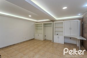 Casa à venda com 225m², 4 dormitórios, 4 suítes, 4 vagas, no bairro Espírito Santo em Porto Alegre