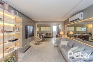 Casa à venda com 265m², 3 dormitórios, 3 suítes, 4 vagas, no bairro Ipanema em Porto Alegre