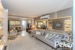 Casa à venda com 265m², 3 dormitórios, 3 suítes, 4 vagas, no bairro Ipanema em Porto Alegre