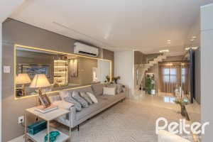 Casa à venda com 265m², 3 dormitórios, 3 suítes, 4 vagas, no bairro Ipanema em Porto Alegre