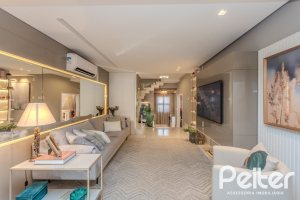 Casa à venda com 265m², 3 dormitórios, 3 suítes, 4 vagas, no bairro Ipanema em Porto Alegre