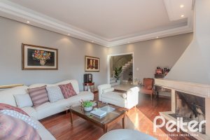 Casa à venda com 265m², 3 dormitórios, 3 suítes, 4 vagas, no bairro Ipanema em Porto Alegre