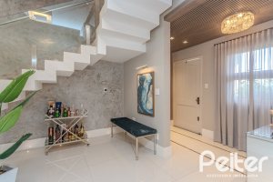 Casa à venda com 265m², 3 dormitórios, 3 suítes, 4 vagas, no bairro Ipanema em Porto Alegre