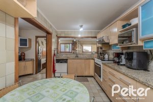 Casa à venda com 265m², 3 dormitórios, 3 suítes, 4 vagas, no bairro Ipanema em Porto Alegre