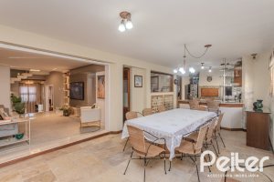 Casa à venda com 265m², 3 dormitórios, 3 suítes, 4 vagas, no bairro Ipanema em Porto Alegre