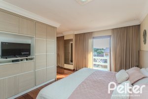 Casa à venda com 265m², 3 dormitórios, 3 suítes, 4 vagas, no bairro Ipanema em Porto Alegre