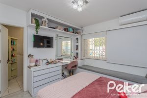 Casa à venda com 265m², 3 dormitórios, 3 suítes, 4 vagas, no bairro Ipanema em Porto Alegre