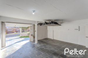 Casa à venda com 265m², 3 dormitórios, 3 suítes, 4 vagas, no bairro Ipanema em Porto Alegre