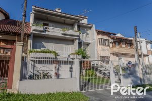 Casa à venda com 265m², 3 dormitórios, 3 suítes, 4 vagas, no bairro Ipanema em Porto Alegre