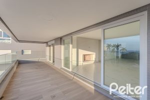 Apartamento à venda com 193m², 3 dormitórios, 3 suítes, 4 vagas, no bairro Tristeza em Porto Alegre