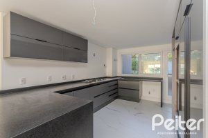 Apartamento à venda com 193m², 3 dormitórios, 3 suítes, 4 vagas, no bairro Tristeza em Porto Alegre