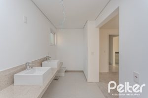 Apartamento à venda com 193m², 3 dormitórios, 3 suítes, 4 vagas, no bairro Tristeza em Porto Alegre